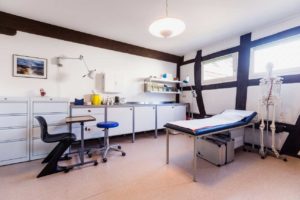 Behandlungszimmer Hausarztpraxis Trebur